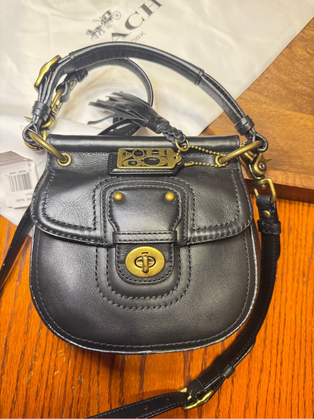 NWT Vintage Coach Black Leather Saddle Crossbody with Brass Turnlock - Picture 2 of 13